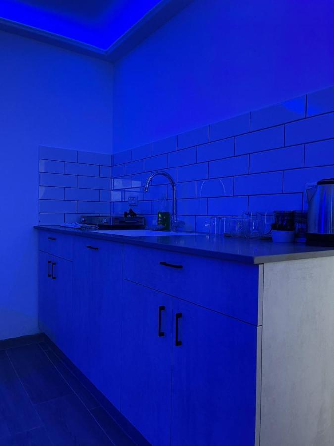 חדרי לייבל Label Rooms Blue & Red Tyberiada Zewnętrze zdjęcie
